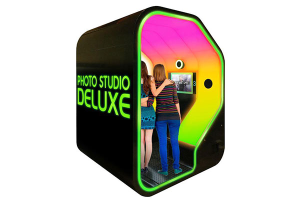 NEW! Face Place Photo Studio Deluxe